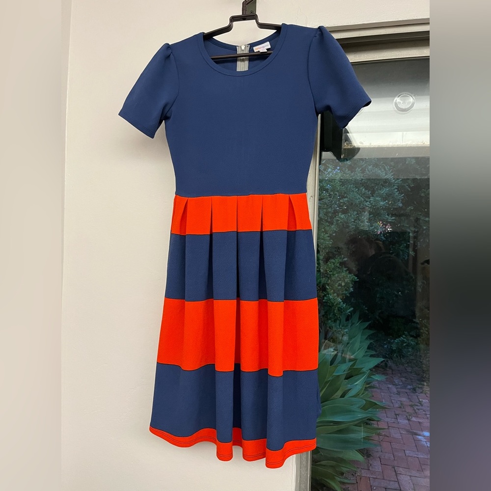 Lularoe Amelia Colorblock Striped Red and Blue Dress Zip Back Pockets Spring